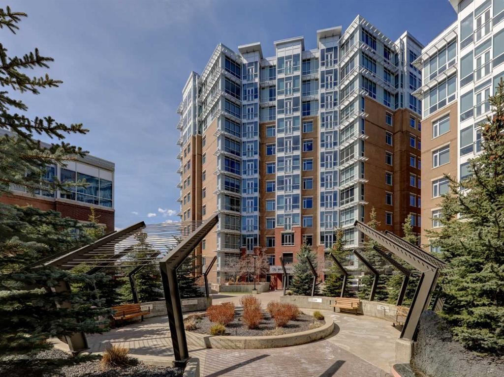 810-16 Varsity Estates Circle Nw, Calgary, AB - Outdoor With Facade