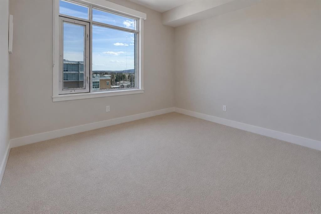 810-16 Varsity Estates Circle Nw, Calgary, AB - Indoor Photo Showing Other Room