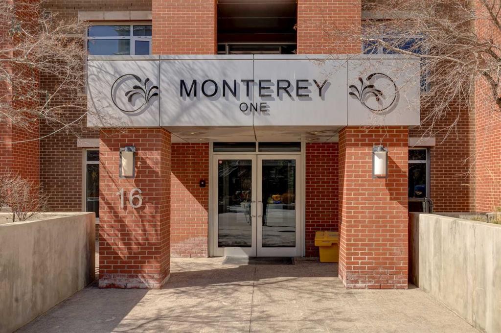 810-16 Varsity Estates Circle Nw, Calgary, AB - Outdoor With Exterior