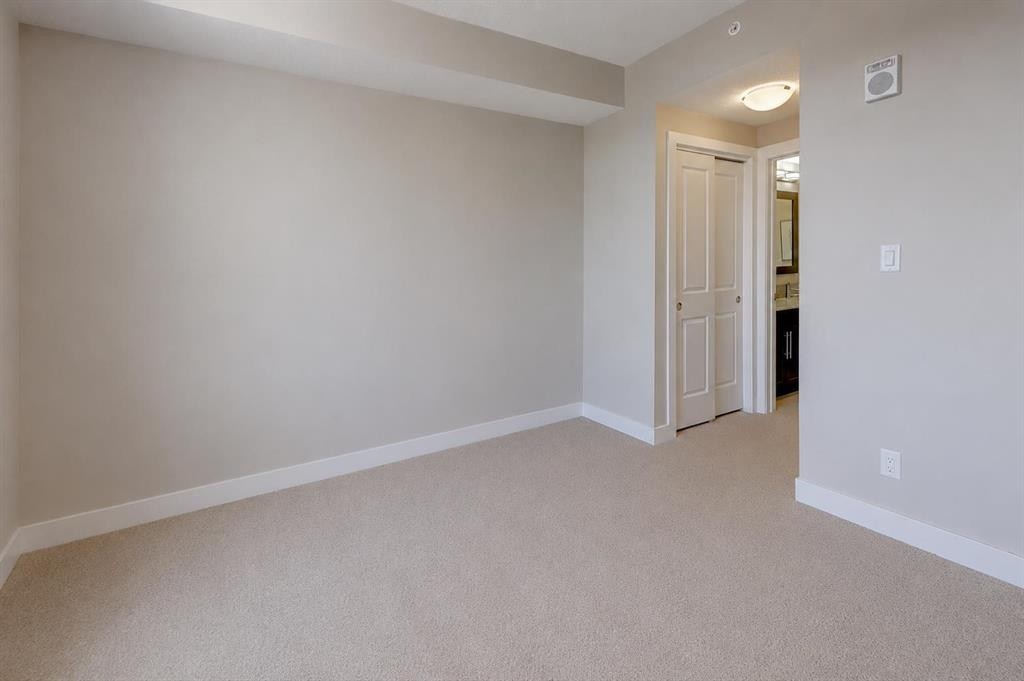 810-16 Varsity Estates Circle Nw, Calgary, AB - Indoor Photo Showing Other Room