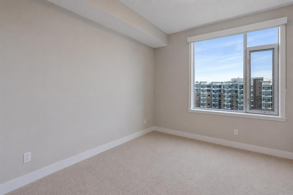 810-16 Varsity Estates Circle Nw, Calgary, AB - Indoor Photo Showing Other Room