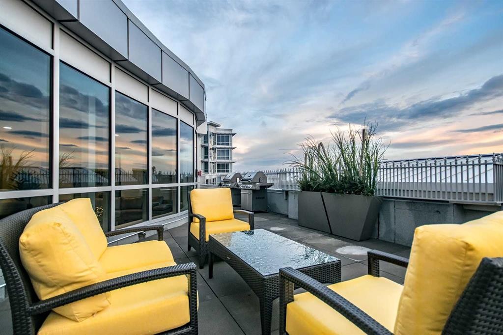 810-16 Varsity Estates Circle Nw, Calgary, AB - Outdoor With Deck Patio Veranda