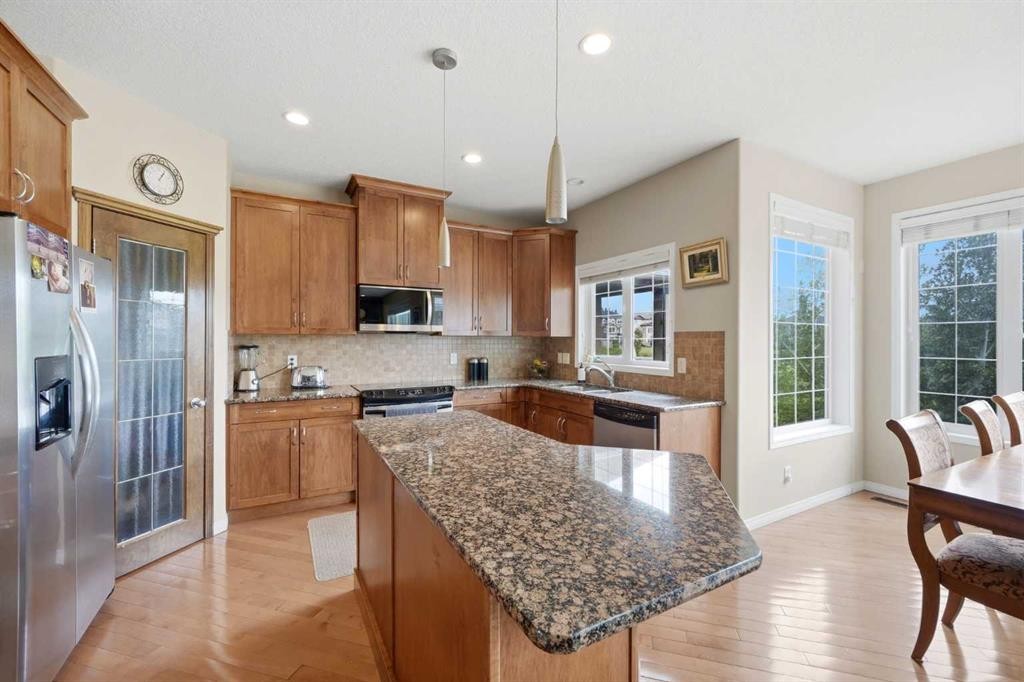 106 Panatella Crescent Nw, Calgary, AB