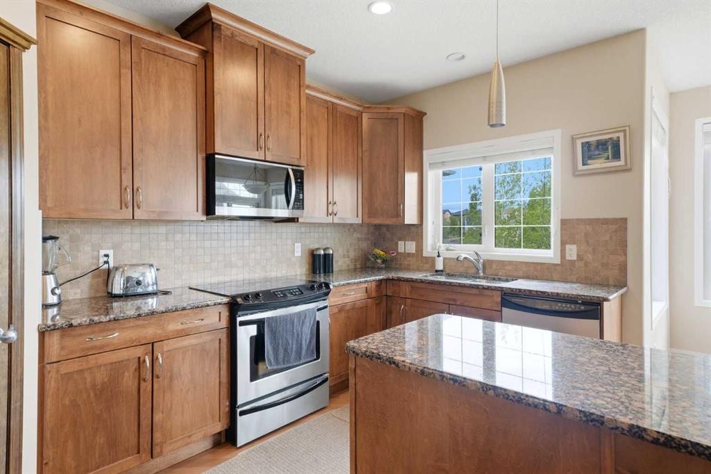 106 Panatella Crescent Nw, Calgary, AB