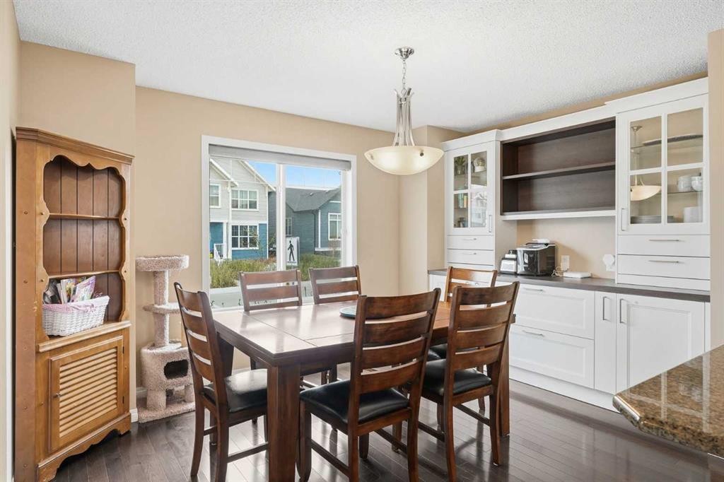 383 Fireside Place, Cochrane, AB - Indoor Photo Showing Dining Room