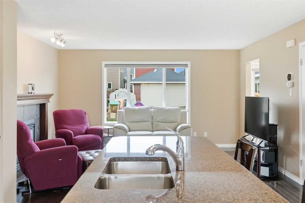 383 Fireside Place, Cochrane, AB - Indoor