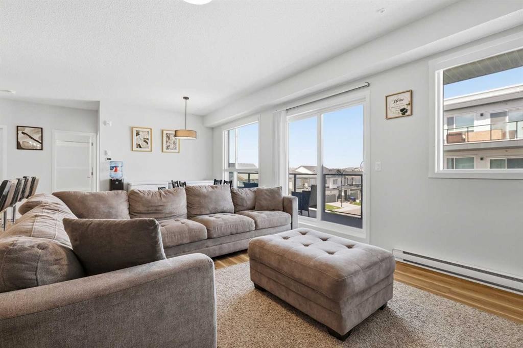 3304-33 Carringham Gate Nw, Calgary, AB
