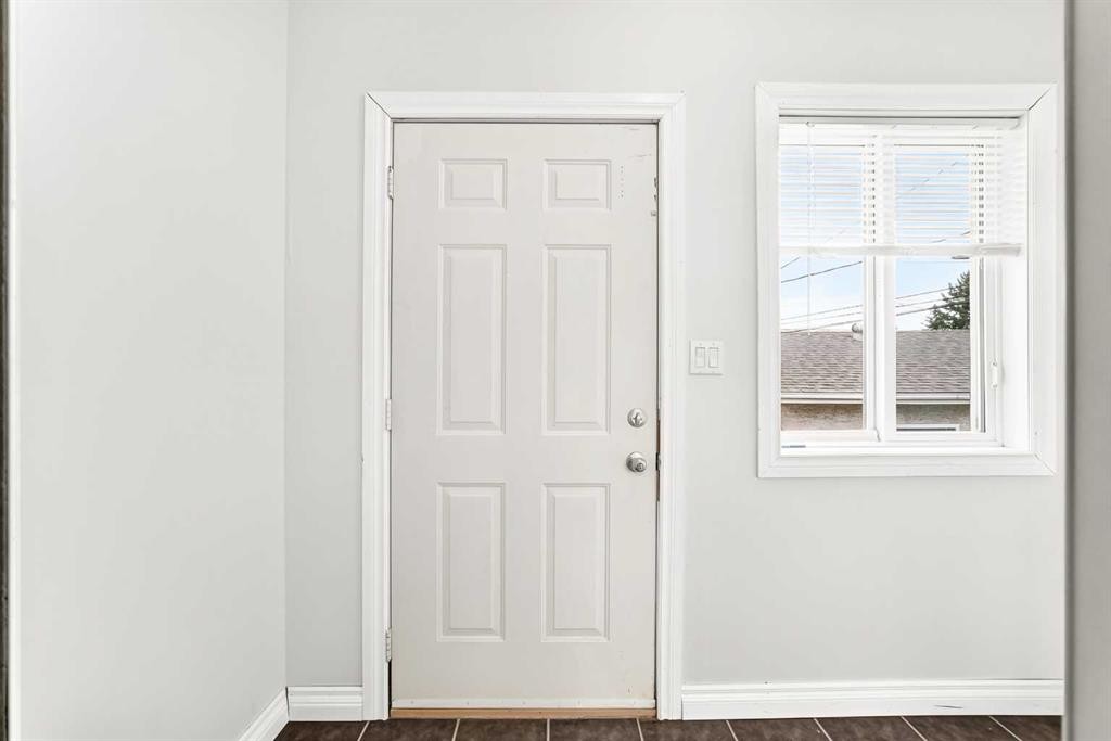 7312 36 Avenue Nw, Calgary, AB