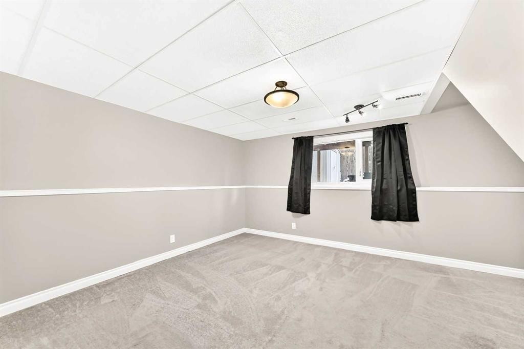 7312 36 Avenue Nw, Calgary, AB