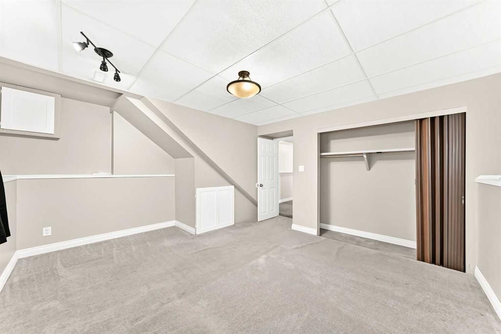 7312 36 Avenue Nw, Calgary, AB