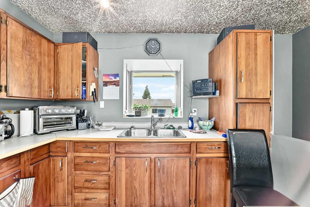 7312 36 Avenue Nw, Calgary, AB