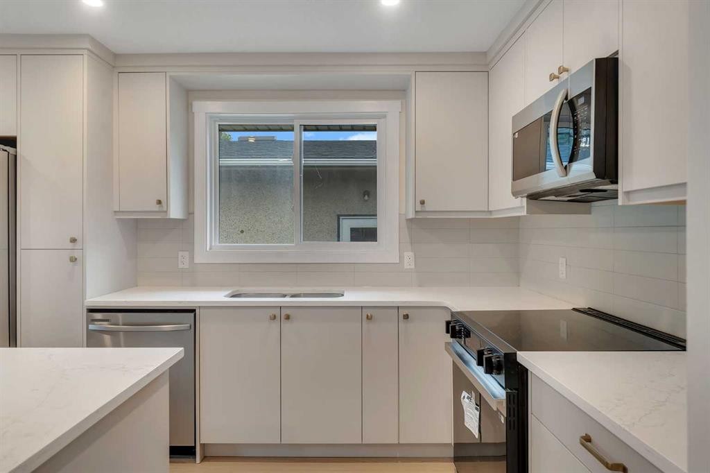 3410 30A Avenue Se, Calgary, AB