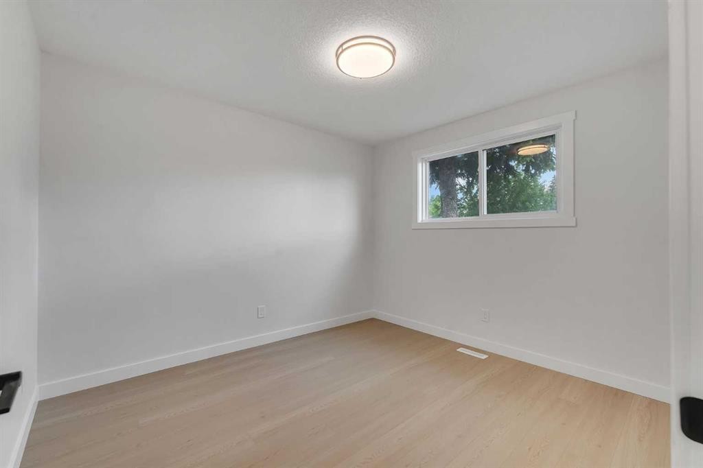 3410 30A Avenue Se, Calgary, AB