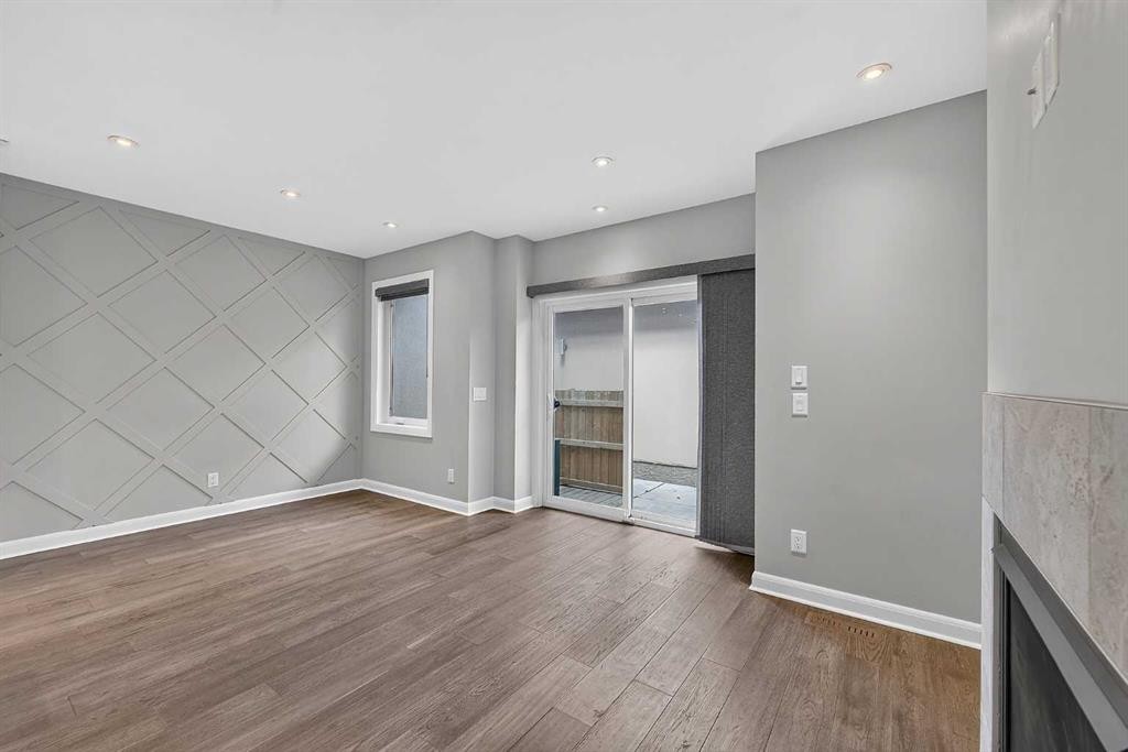 2-530 56 Avenue Sw, Calgary, AB - Indoor Photo Showing Other Room
