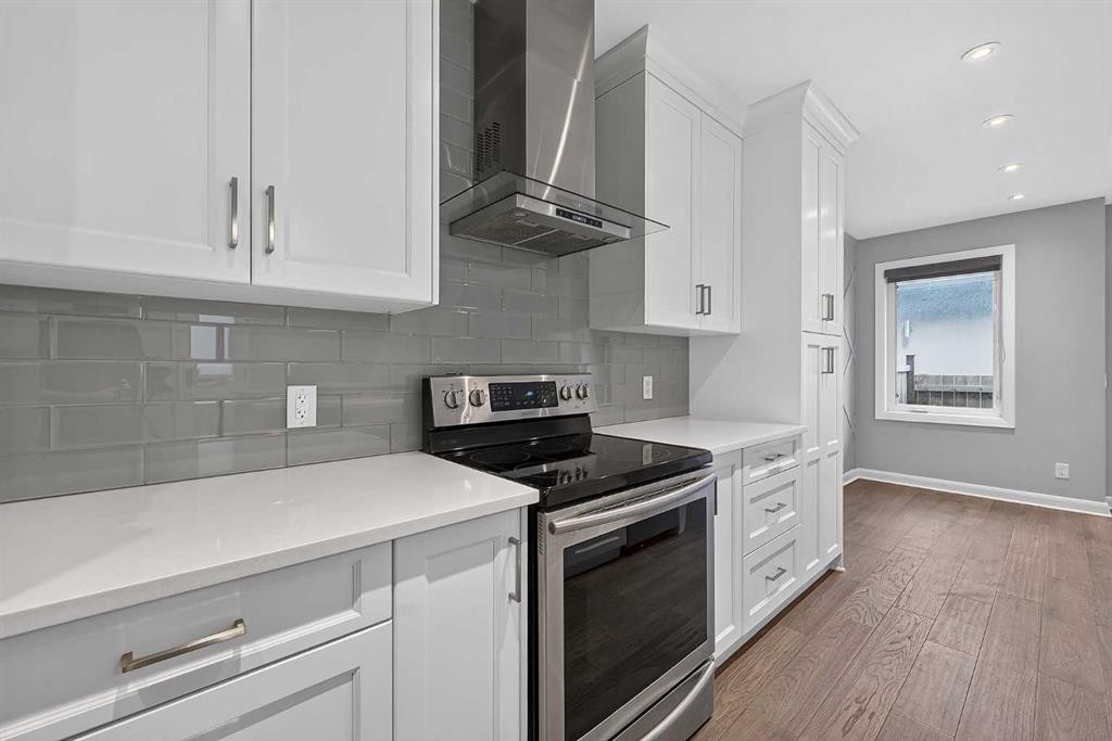 2-530 56 Avenue Sw, Calgary, AB - Indoor Photo Showing Kitchen With Upgraded Kitchen