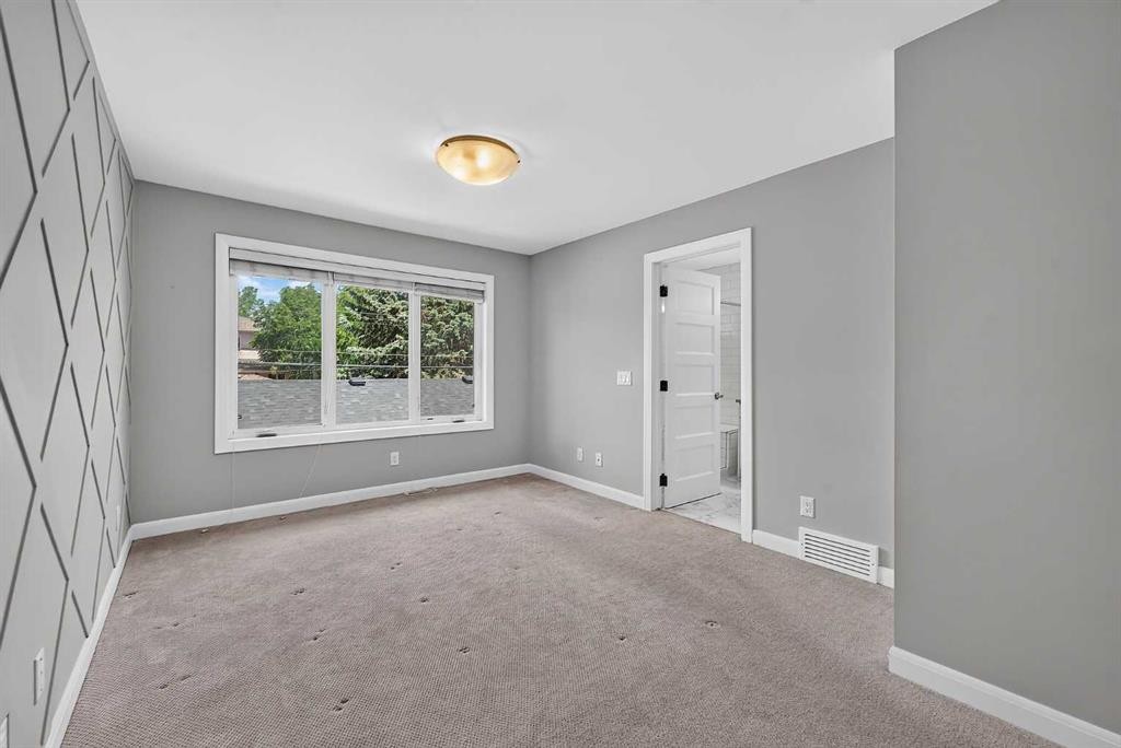 2-530 56 Avenue Sw, Calgary, AB - Indoor Photo Showing Other Room