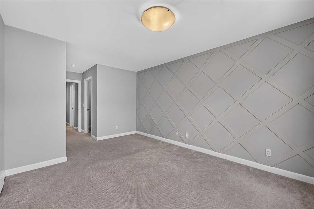 2-530 56 Avenue Sw, Calgary, AB - Indoor Photo Showing Other Room