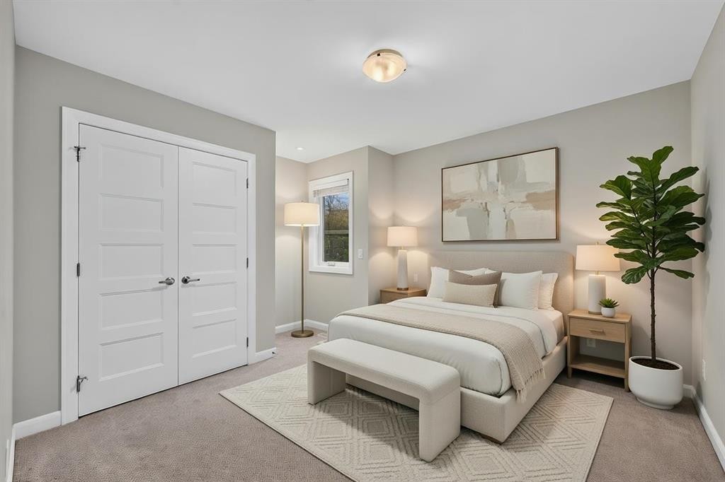 2-530 56 Avenue Sw, Calgary, AB - Indoor Photo Showing Bedroom