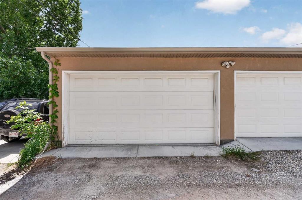 2-530 56 Avenue Sw, Calgary, AB - Outdoor With Exterior
