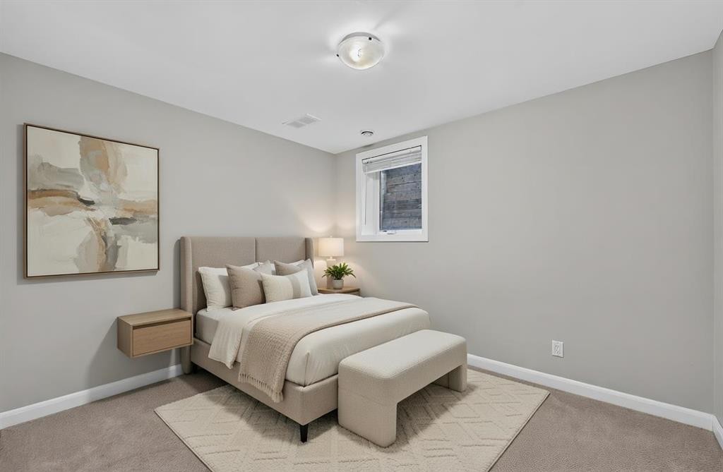 2-530 56 Avenue Sw, Calgary, AB - Indoor Photo Showing Bedroom