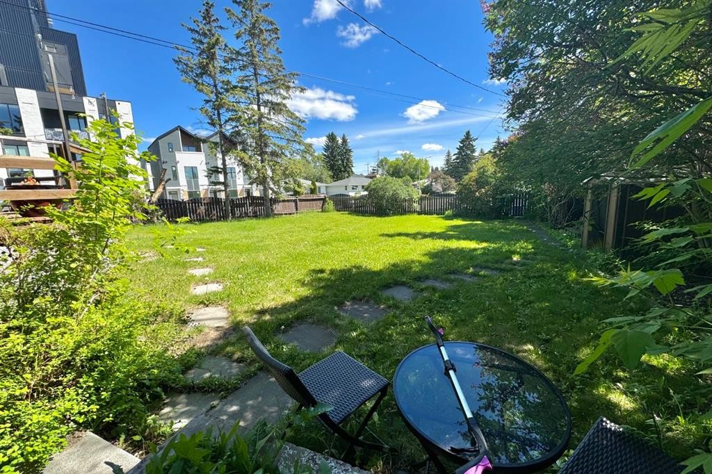 2440 22 Street Nw, Calgary, AB