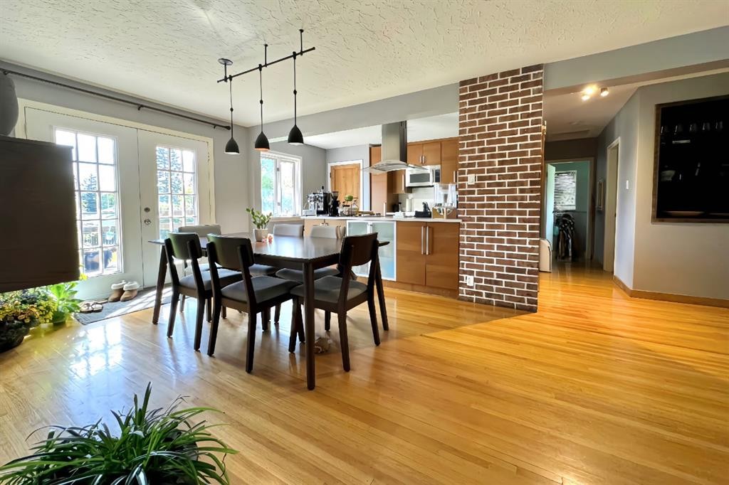 2440 22 Street Nw, Calgary, AB