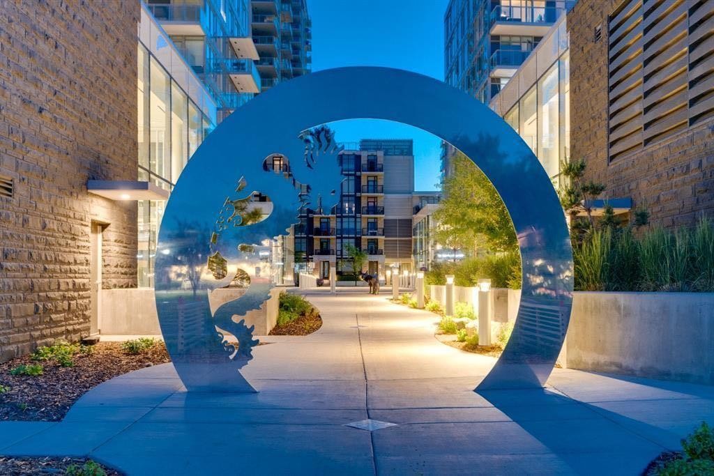357-222 Riverfront Avenue Sw, Calgary, AB - Outdoor
