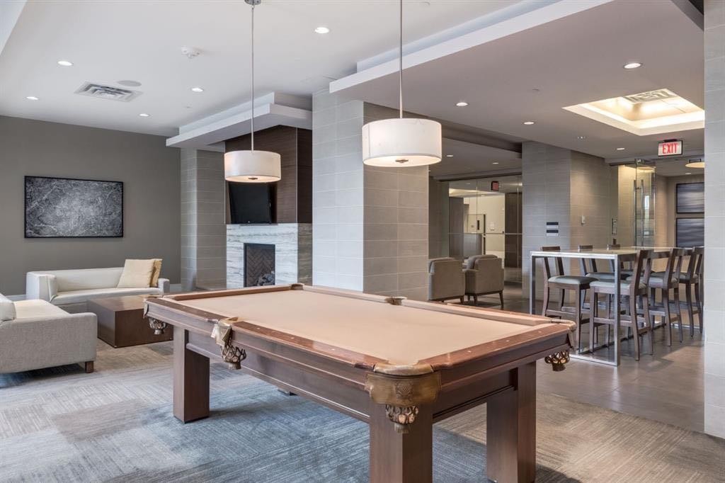 357-222 Riverfront Avenue Sw, Calgary, AB - Indoor Photo Showing Other Room