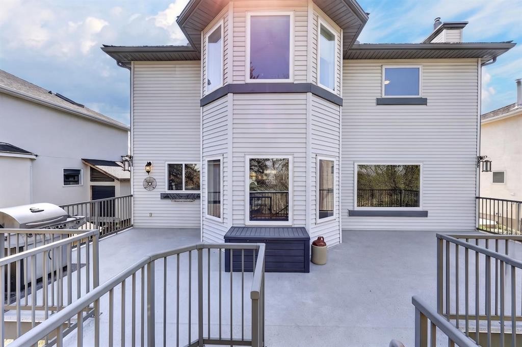 222 Diamond Drive Se, Calgary, AB