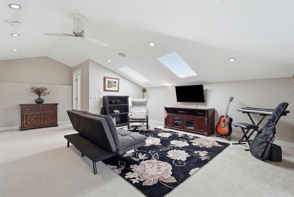 2409 Westmount Road Nw, Calgary, AB - Indoor