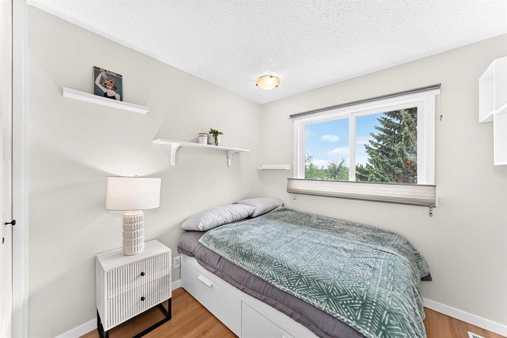 77 Edgeford Way Nw, Calgary, AB