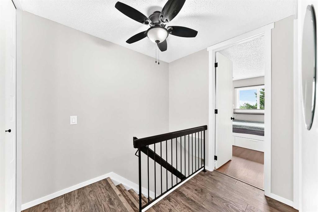 77 Edgeford Way Nw, Calgary, AB