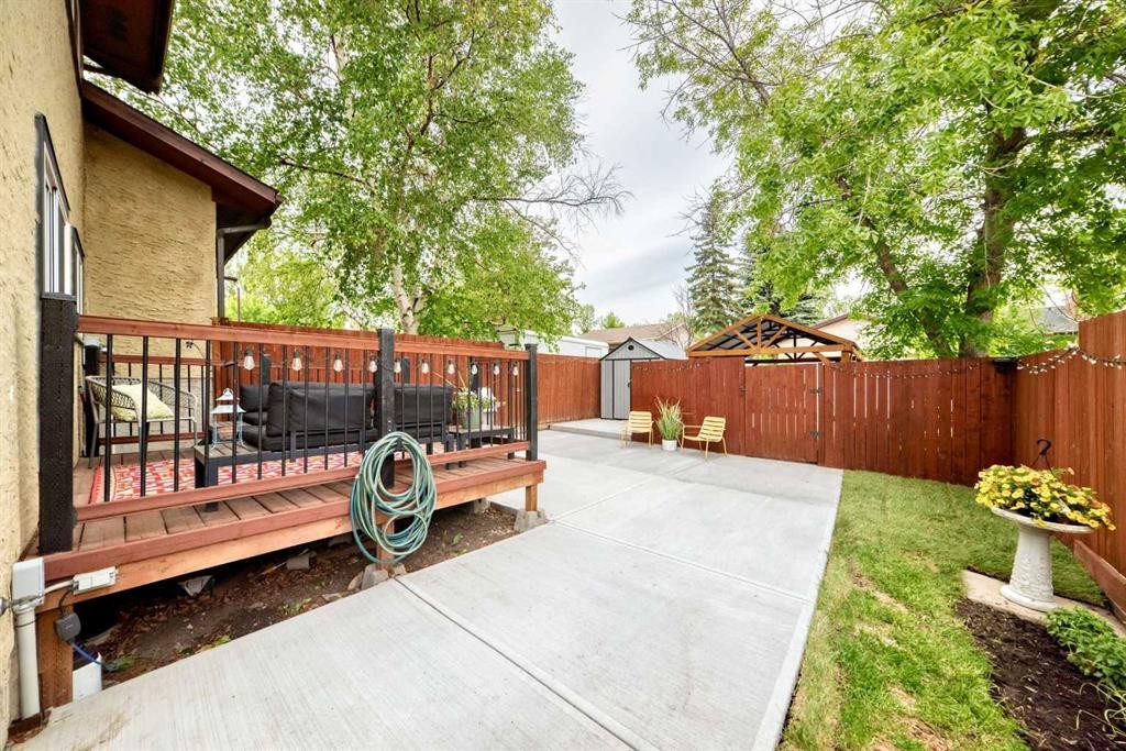 77 Edgeford Way Nw, Calgary, AB