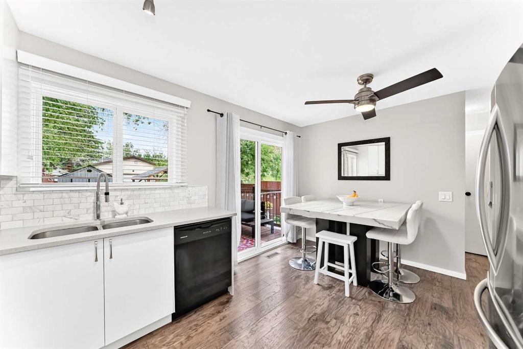 77 Edgeford Way Nw, Calgary, AB