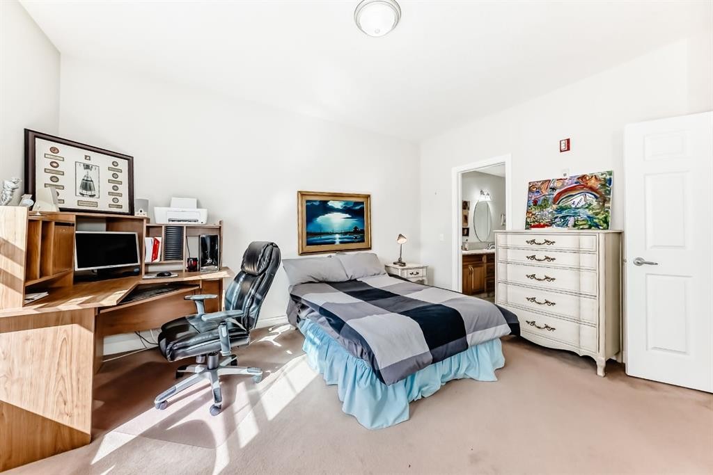 261-3000 Marda Link Sw, Calgary, AB - Indoor Photo Showing Bedroom