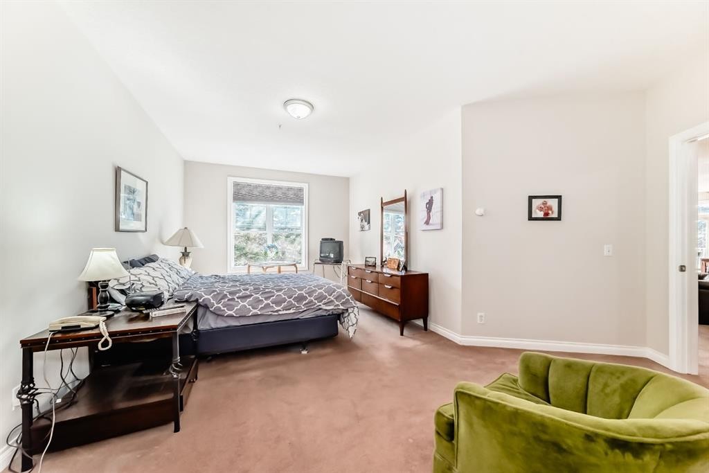 261-3000 Marda Link Sw, Calgary, AB - Indoor Photo Showing Bedroom