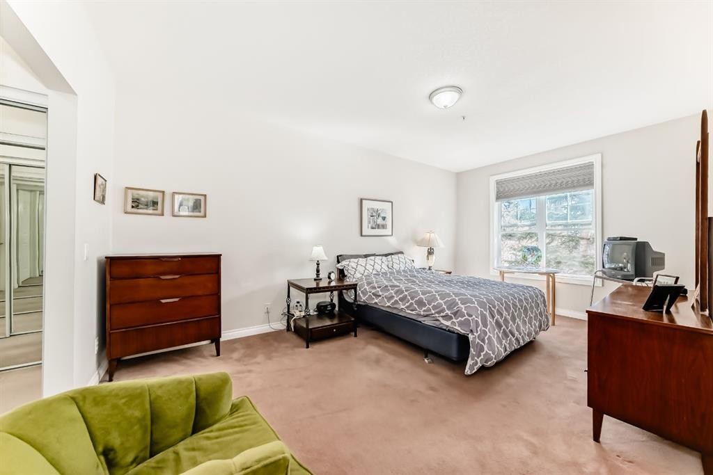 261-3000 Marda Link Sw, Calgary, AB - Indoor Photo Showing Bedroom