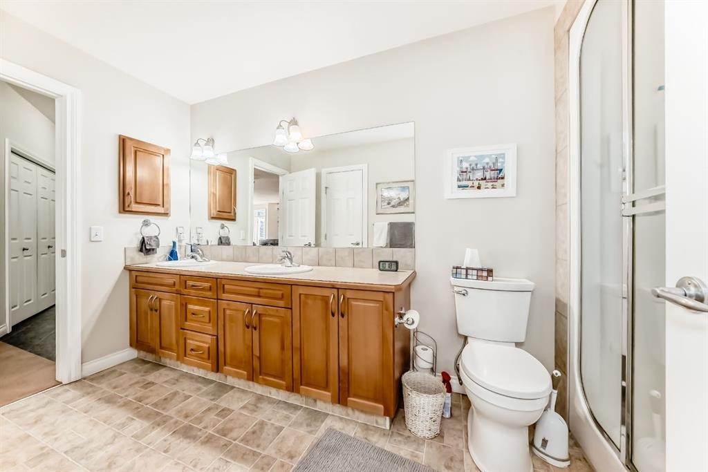 261-3000 Marda Link Sw, Calgary, AB - Indoor Photo Showing Bathroom