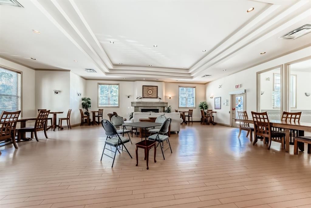 261-3000 Marda Link Sw, Calgary, AB - Indoor Photo Showing Dining Room