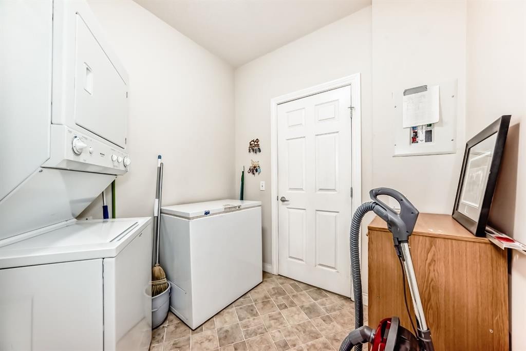 261-3000 Marda Link Sw, Calgary, AB - Indoor Photo Showing Laundry Room