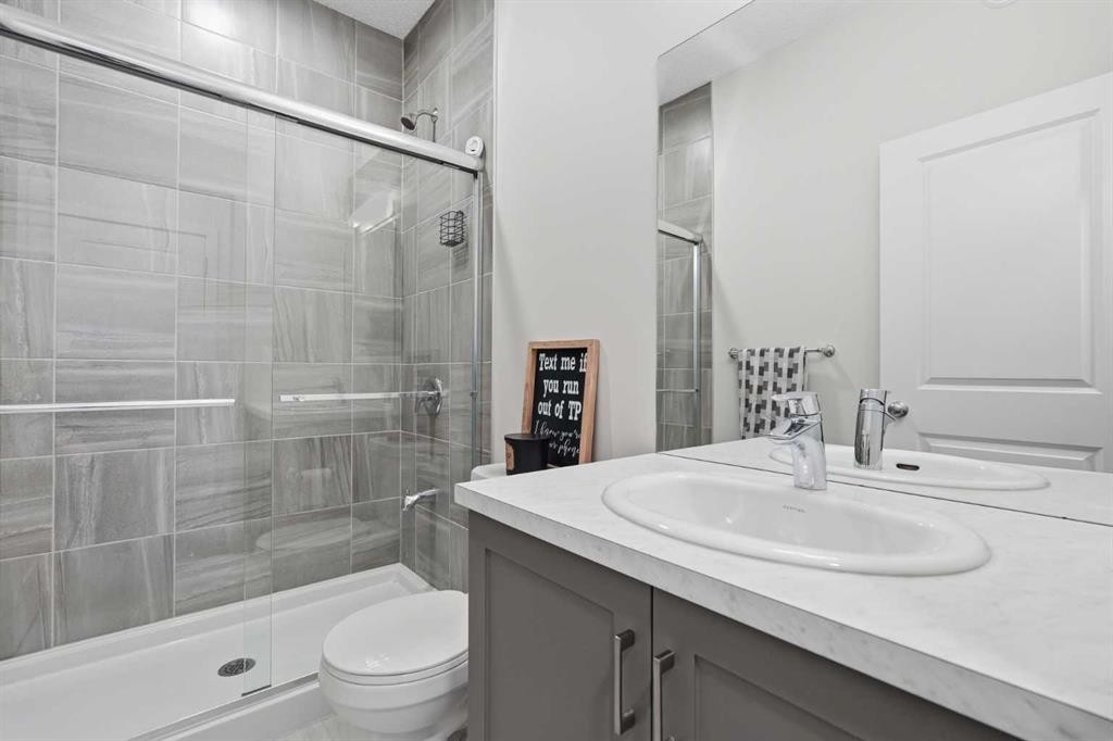 15 Lawrence Green Se, Airdrie, AB