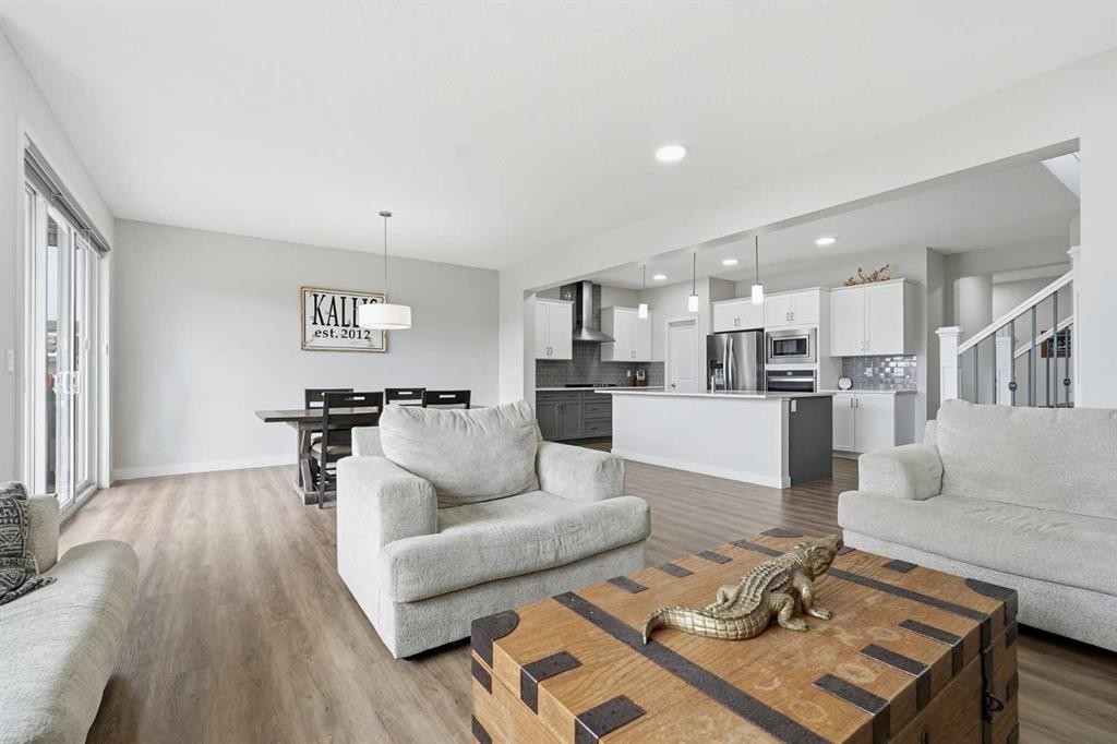 15 Lawrence Green Se, Airdrie, AB