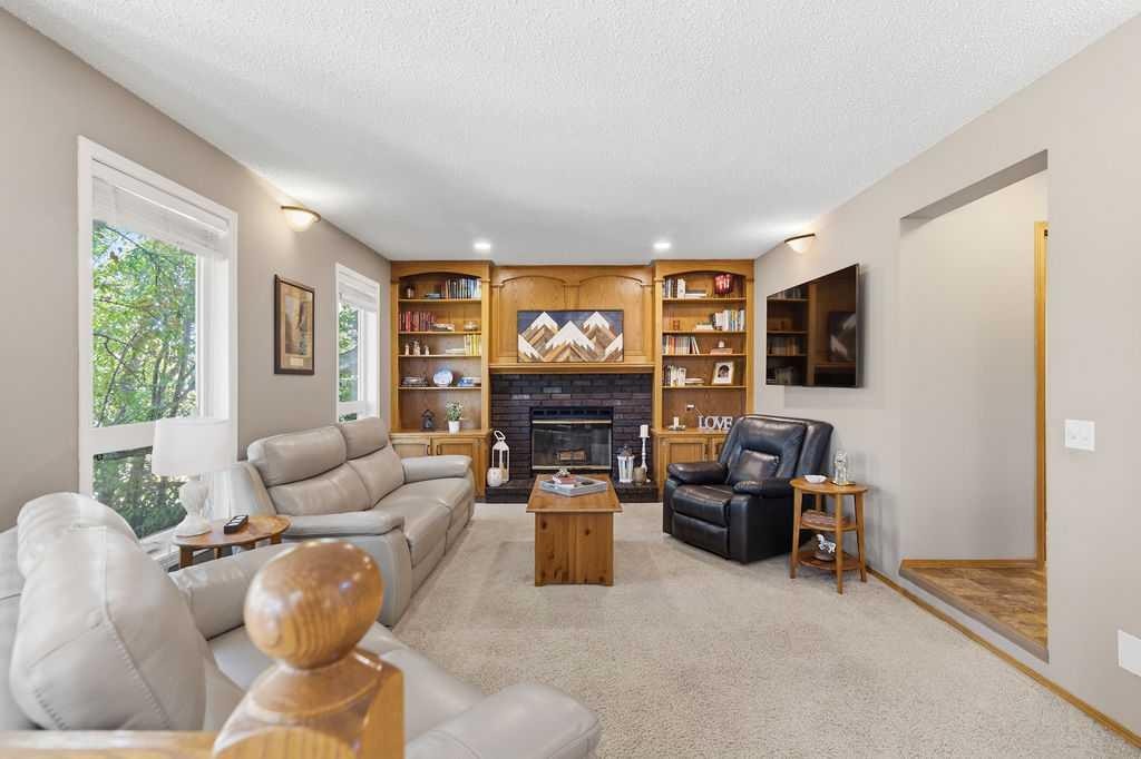 145 Straddock Crescent Sw, Calgary, AB
