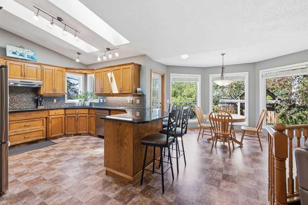 145 Straddock Crescent Sw, Calgary, AB