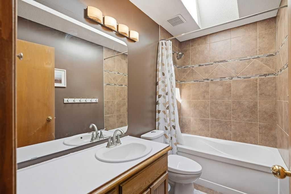 145 Straddock Crescent Sw, Calgary, AB