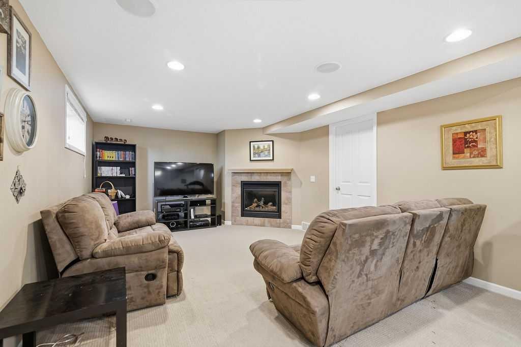 145 Straddock Crescent Sw, Calgary, AB