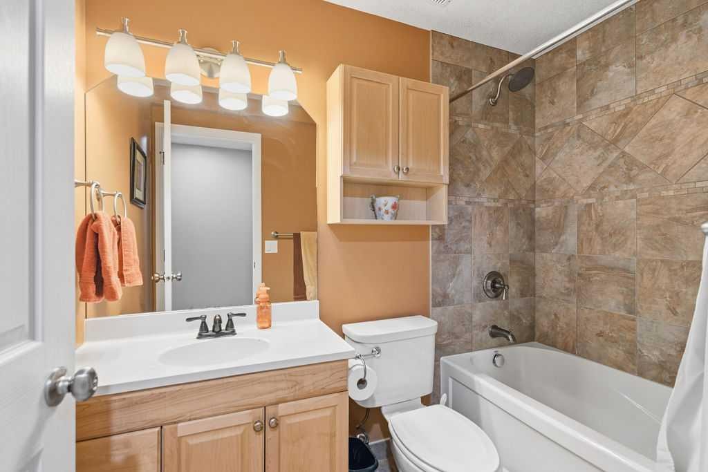 145 Straddock Crescent Sw, Calgary, AB
