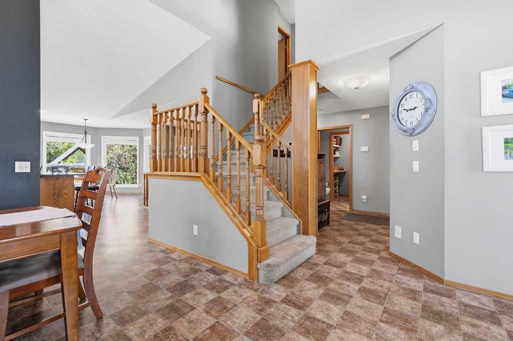 145 Straddock Crescent Sw, Calgary, AB