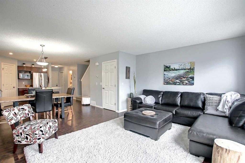 191 Cranberry Green Se, Calgary, AB - Indoor Photo Showing Living Room