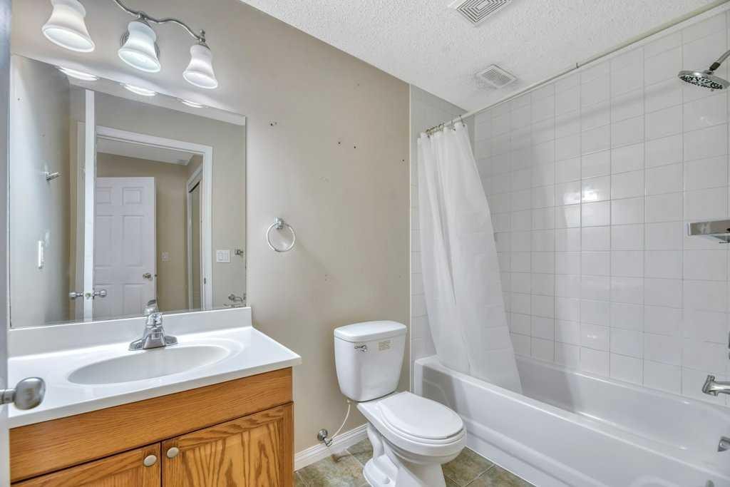 126 Covebrook Place Ne, Calgary, AB - Indoor Photo Showing Bathroom